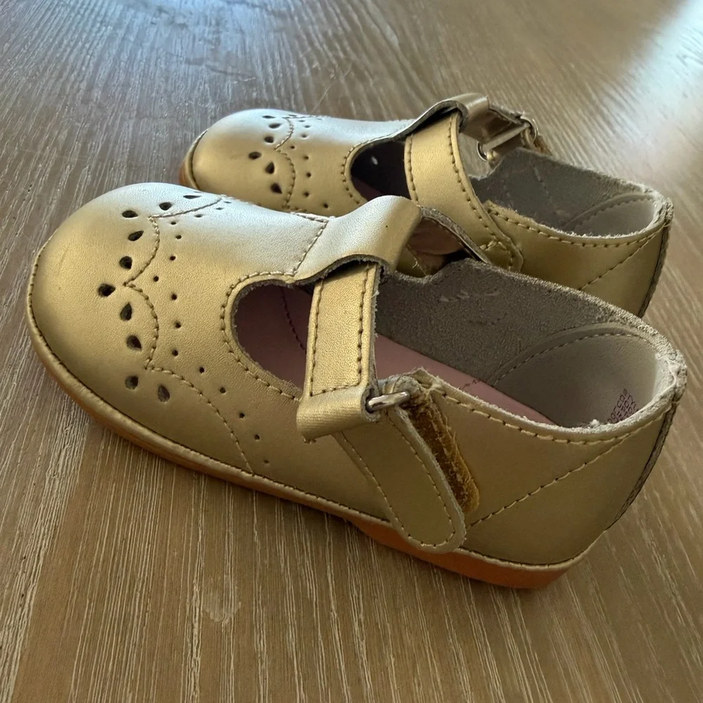 Angel Shoes Baby Birdie Leather T-Strap Stitched Mary Jane, Gold, Size 4
